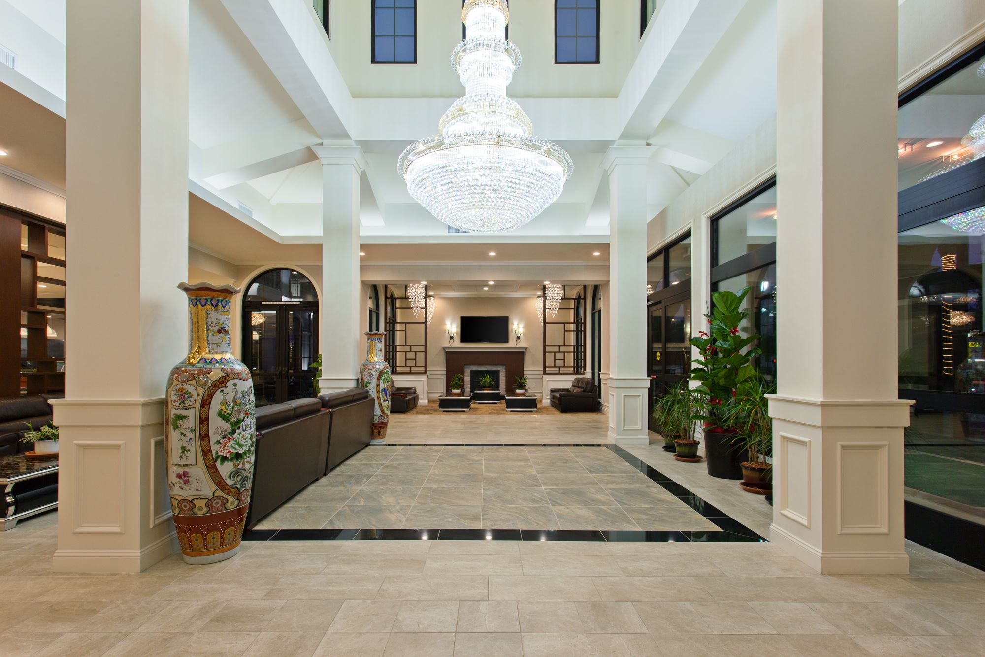 burem-hi-elmonte-lobby2